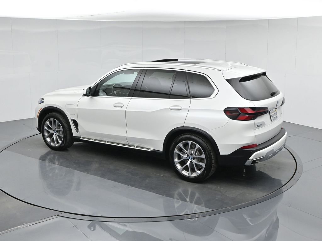 Used 2025 BMW X5 xDrive50e image 43