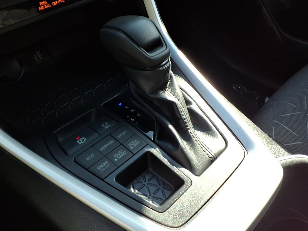 Used 2023 Toyota RAV4 XLE AWD/4WD image 19