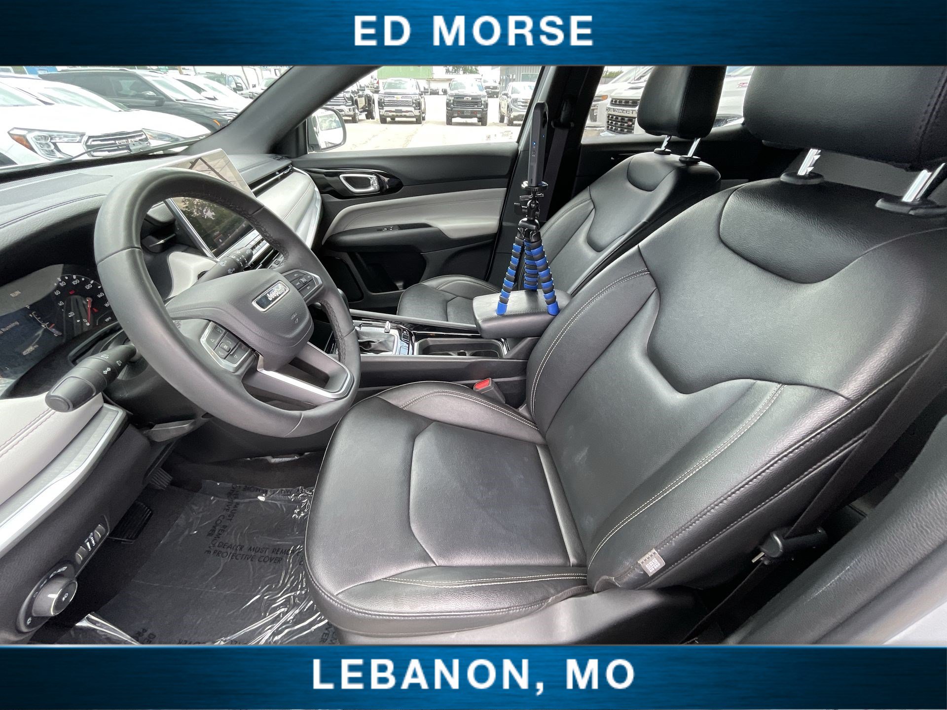Used 2025 Jeep Compass Limited AWD/4WD image 18