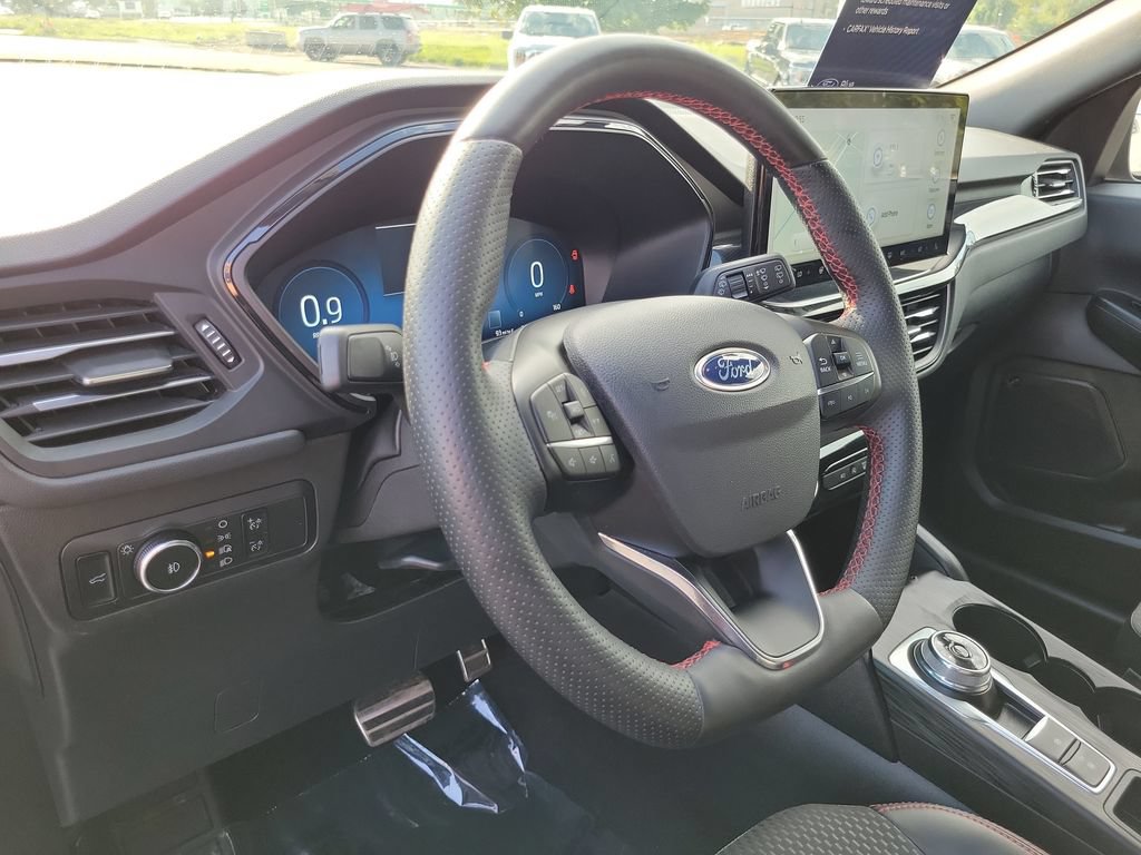 Certified 2023 Ford Escape ST-Line Select w/ Tech Pack #2 AWD/4WD image 10