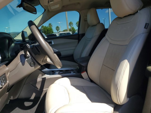 Certified 2020 Ford Explorer Platinum w/ Premium Technology Package image 25