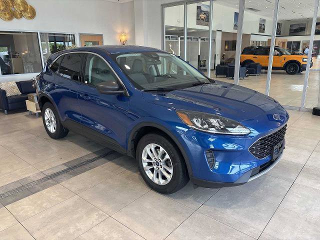 Certified 2022 Ford Escape SE AWD/4WD image 1