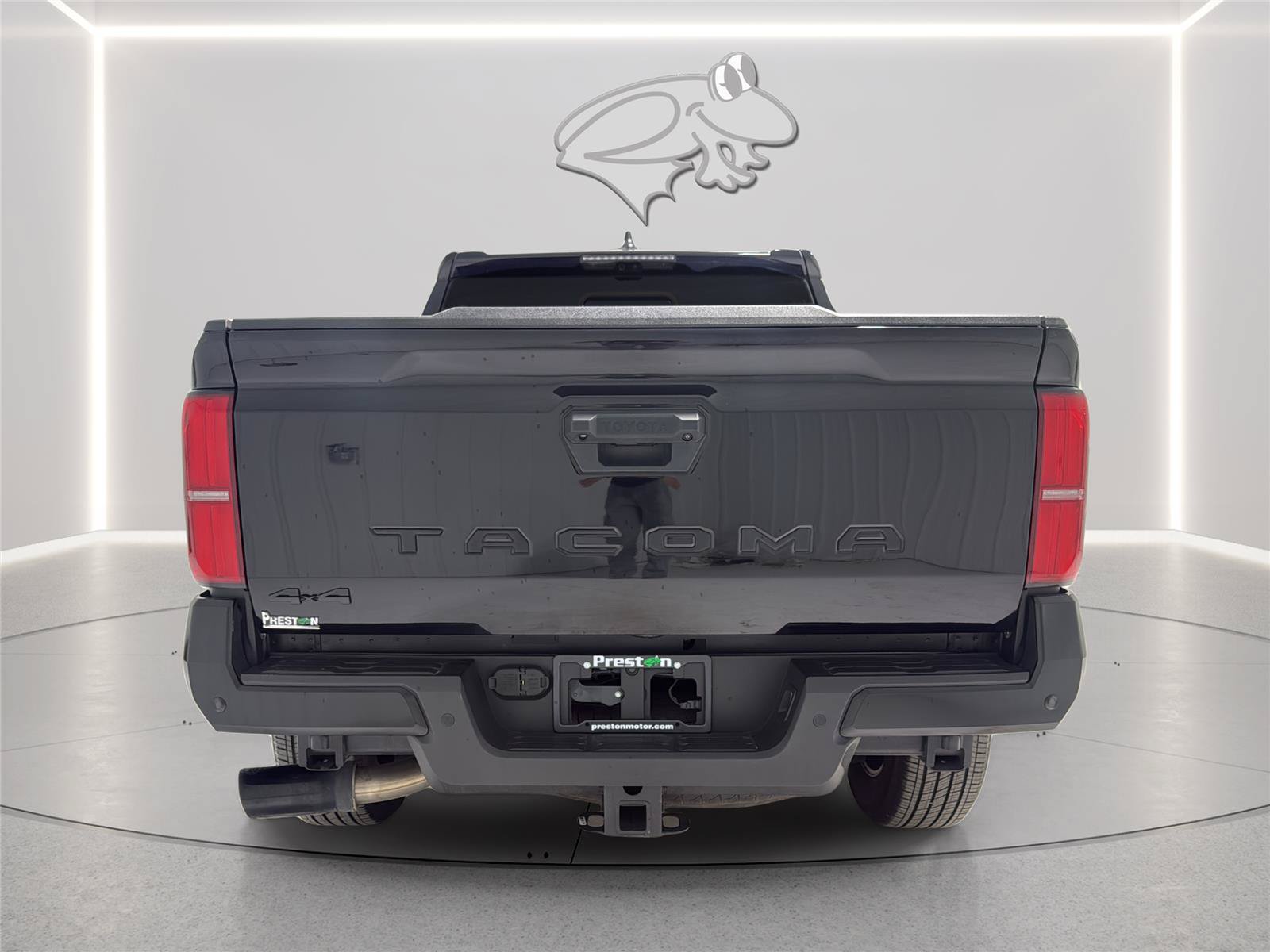 Used 2025 Toyota Tacoma TRD Sport w/ TRD Sport Premium Package AWD/4WD image 6