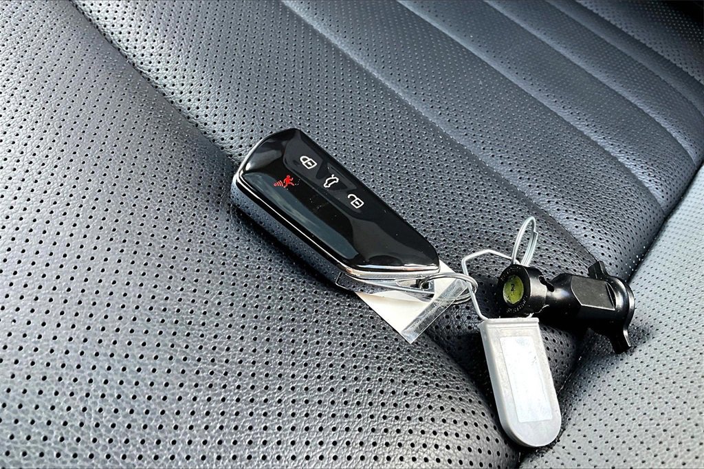 Used 2023 Volkswagen GTI SE image 13