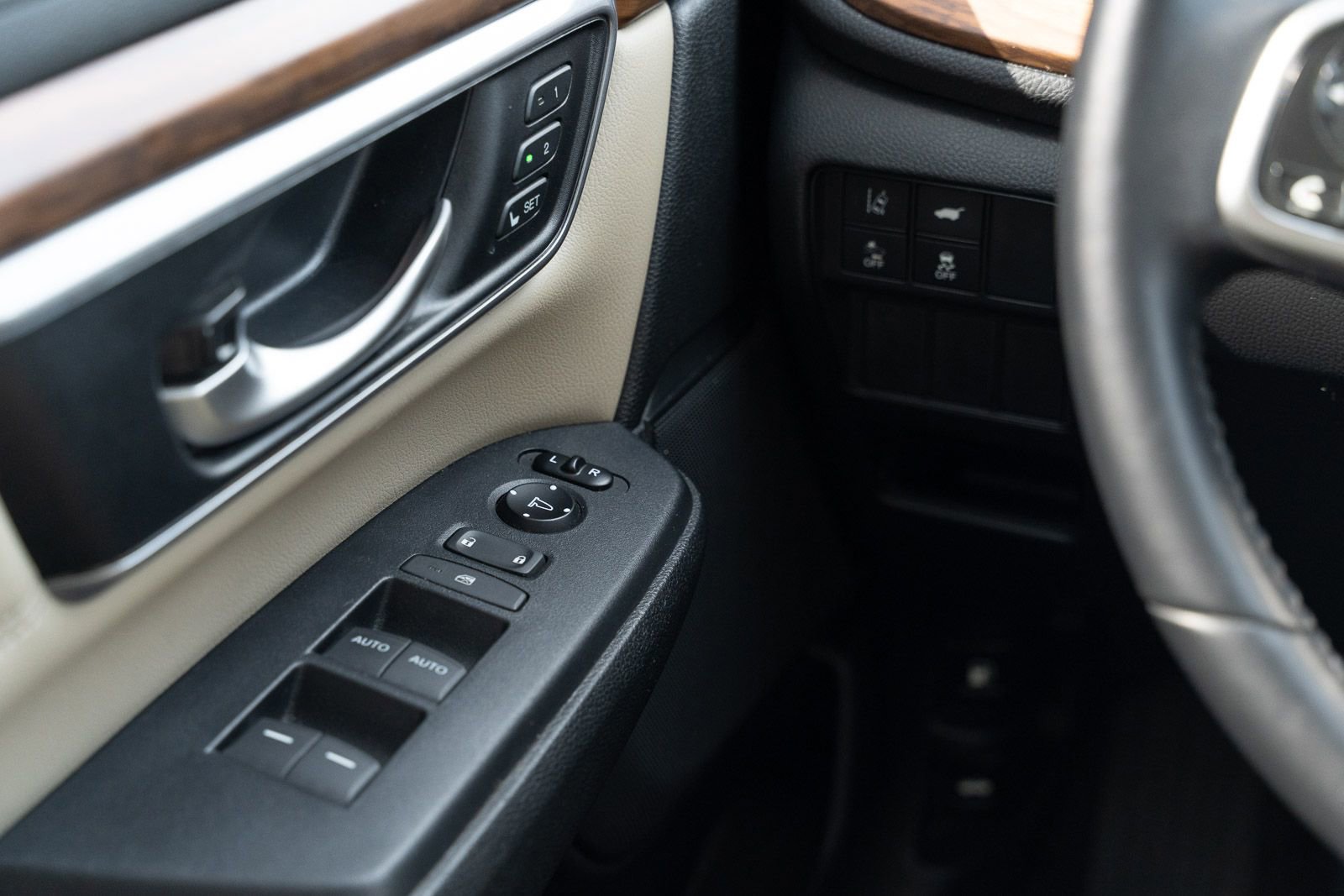 Used 2017 Honda CR-V Touring image 25
