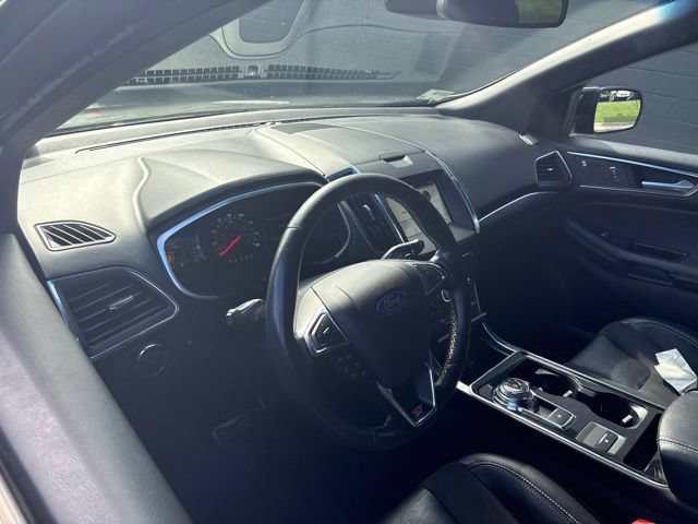 Certified 2019 Ford Edge ST w/ Cold Weather Package AWD/4WD image 34
