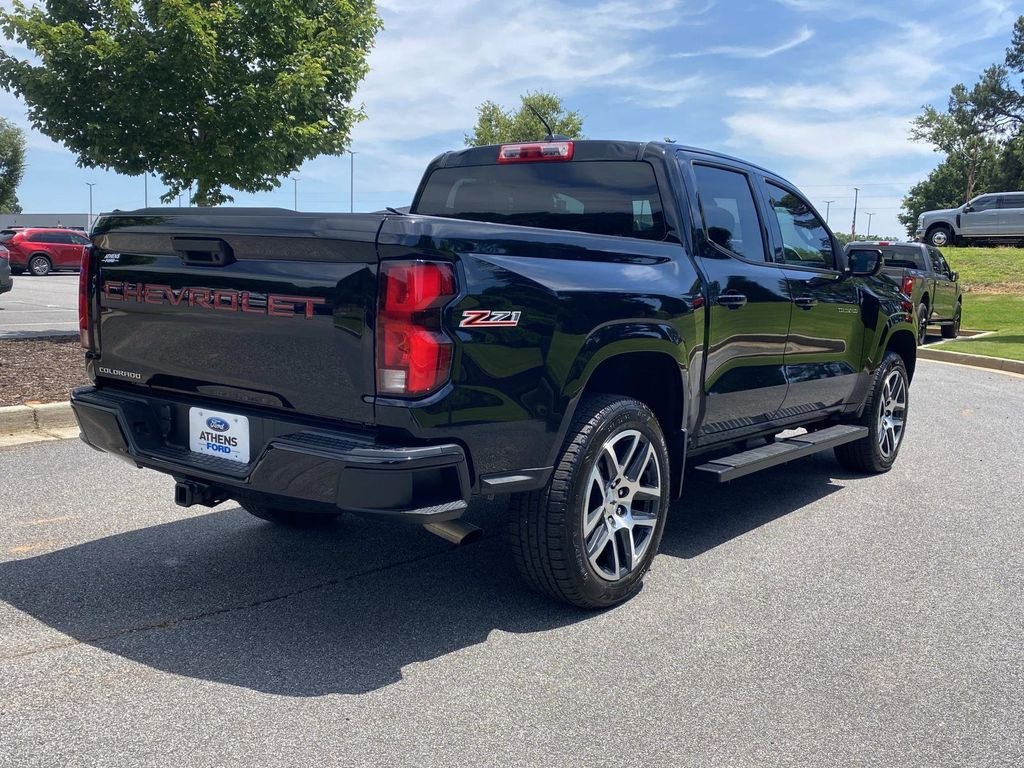 Used 2023 Chevrolet Colorado Z71 w/ Z71 Convenience Package 2 AWD/4WD image 3