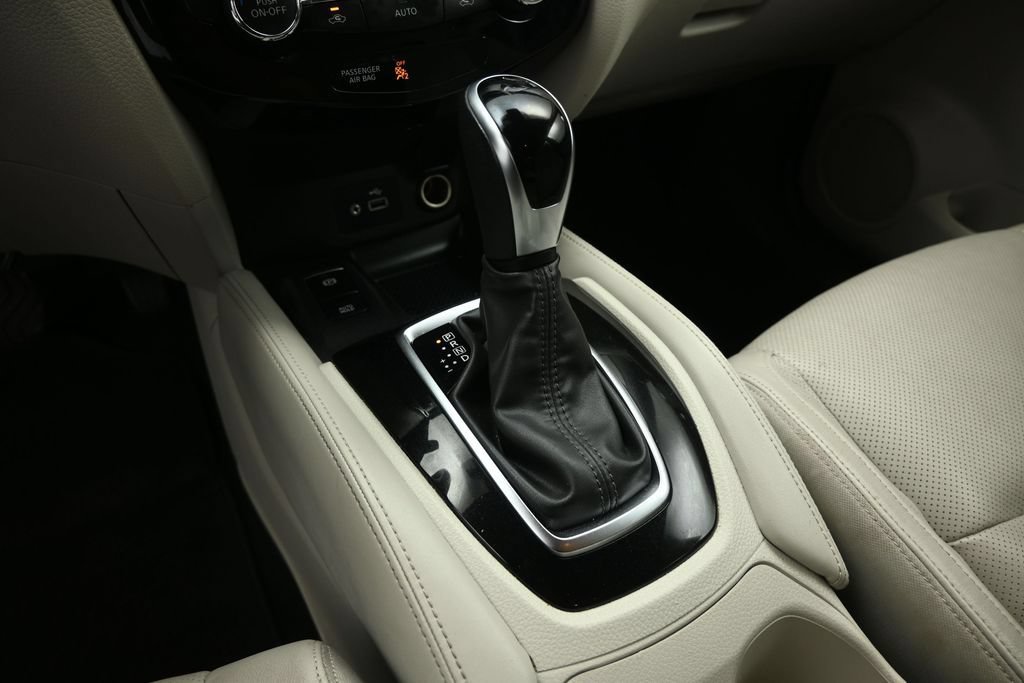 Used 2020 Nissan Rogue Sport SL w/ Premium Package FWD image 18