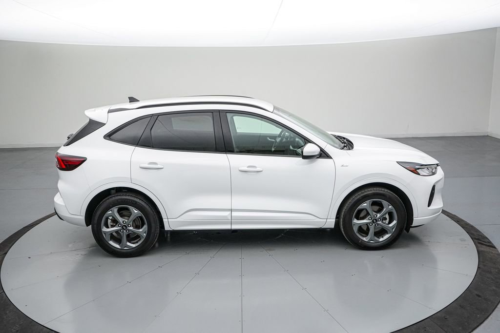 Certified 2023 Ford Escape ST-Line Select w/ Tech Pack #1 AWD/4WD image 4