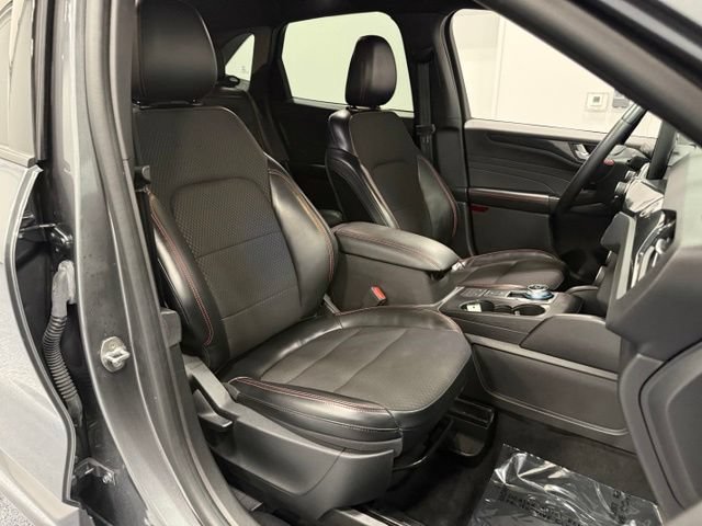 Certified 2024 Ford Escape ST-Line AWD/4WD image 37