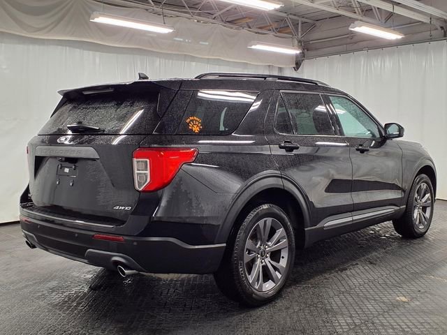 Certified 2024 Ford Explorer XLT w/ Equipment Group 202A image 4