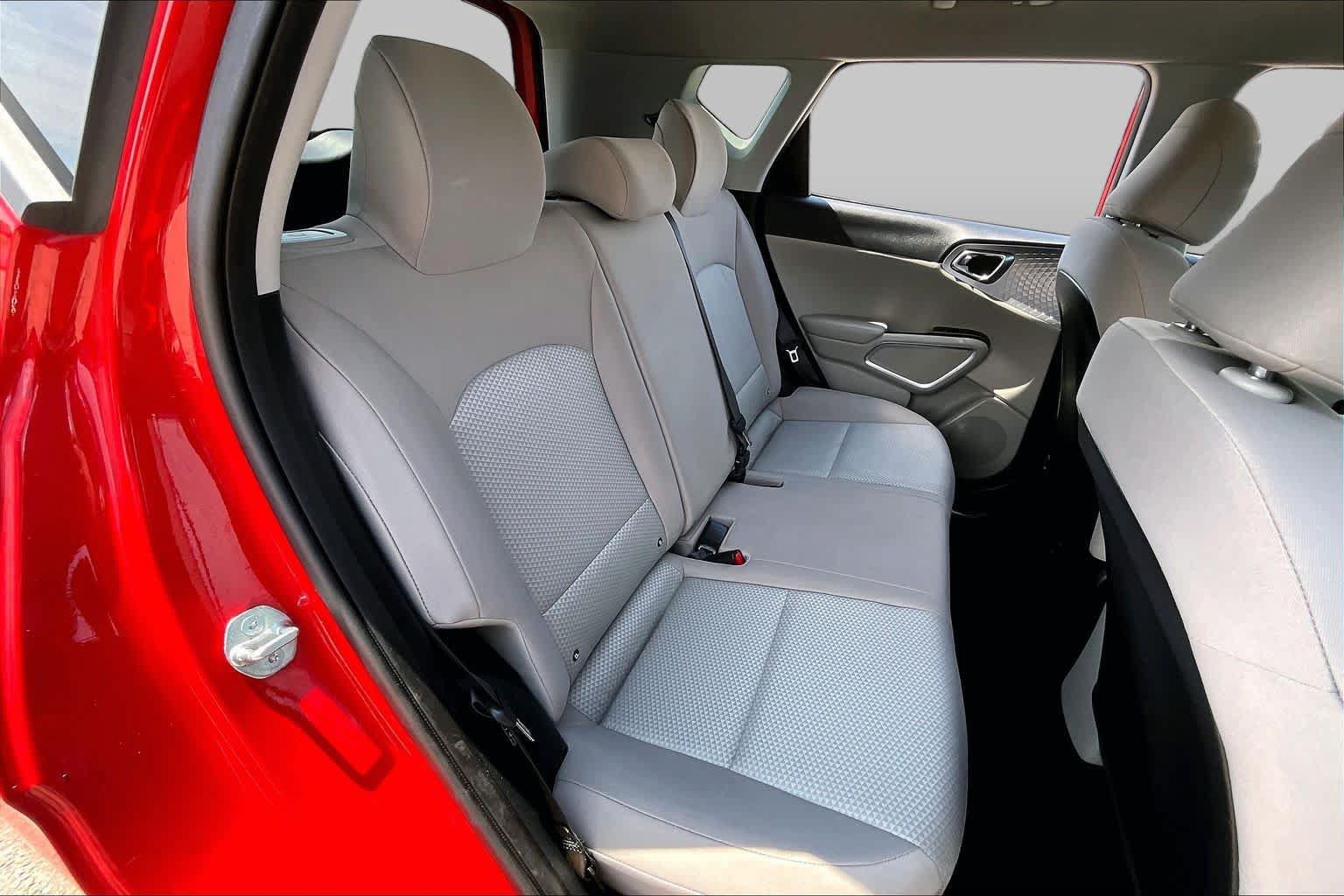 Used 2024 Kia Soul LX w/ Option Group 015 FWD image 19