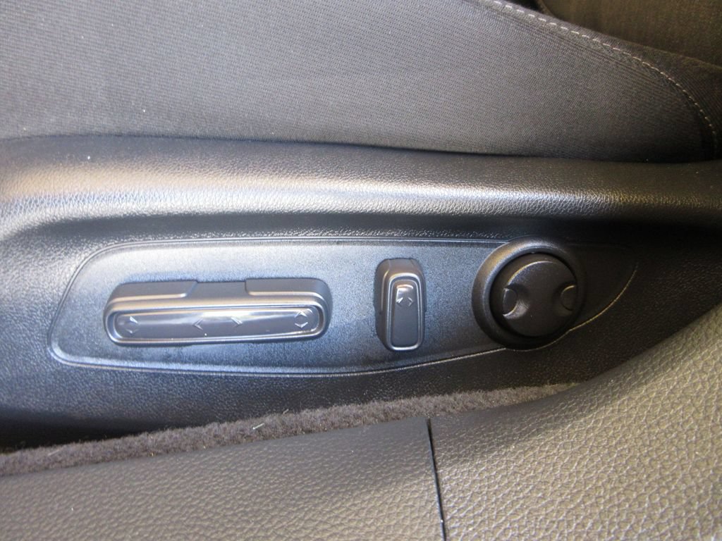 Used 2023 Honda Accord EX image 12