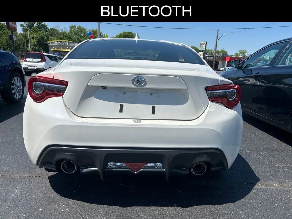 Used 2017 Toyota 86 RWD image 9