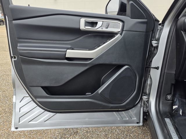 Certified 2023 Ford Explorer Limited image 12