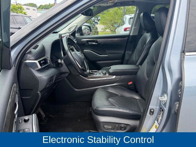 Used 2023 Toyota Highlander Limited AWD/4WD image 18