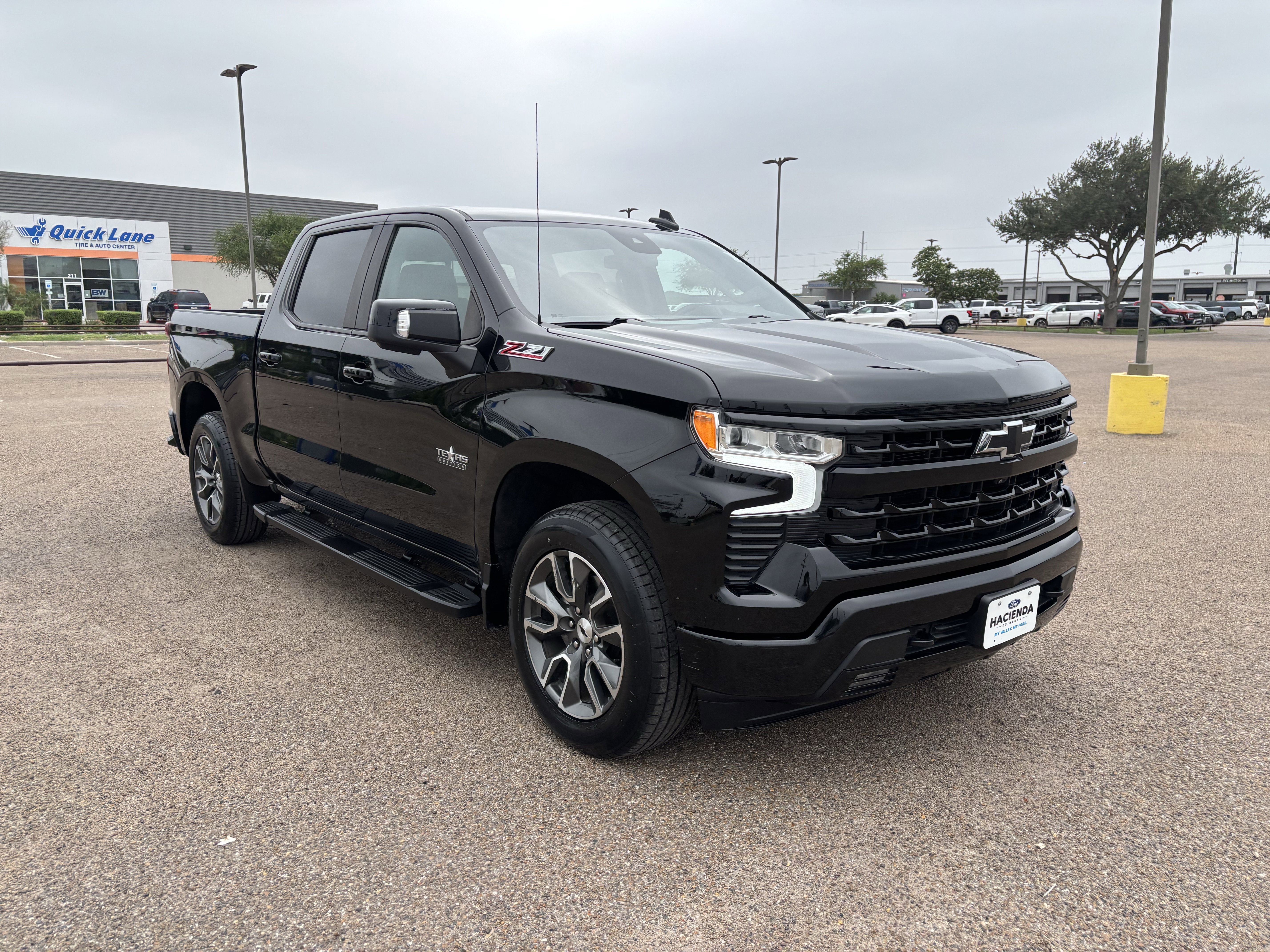 Used 2023 Chevrolet Silverado 1500 RST RWD image 4