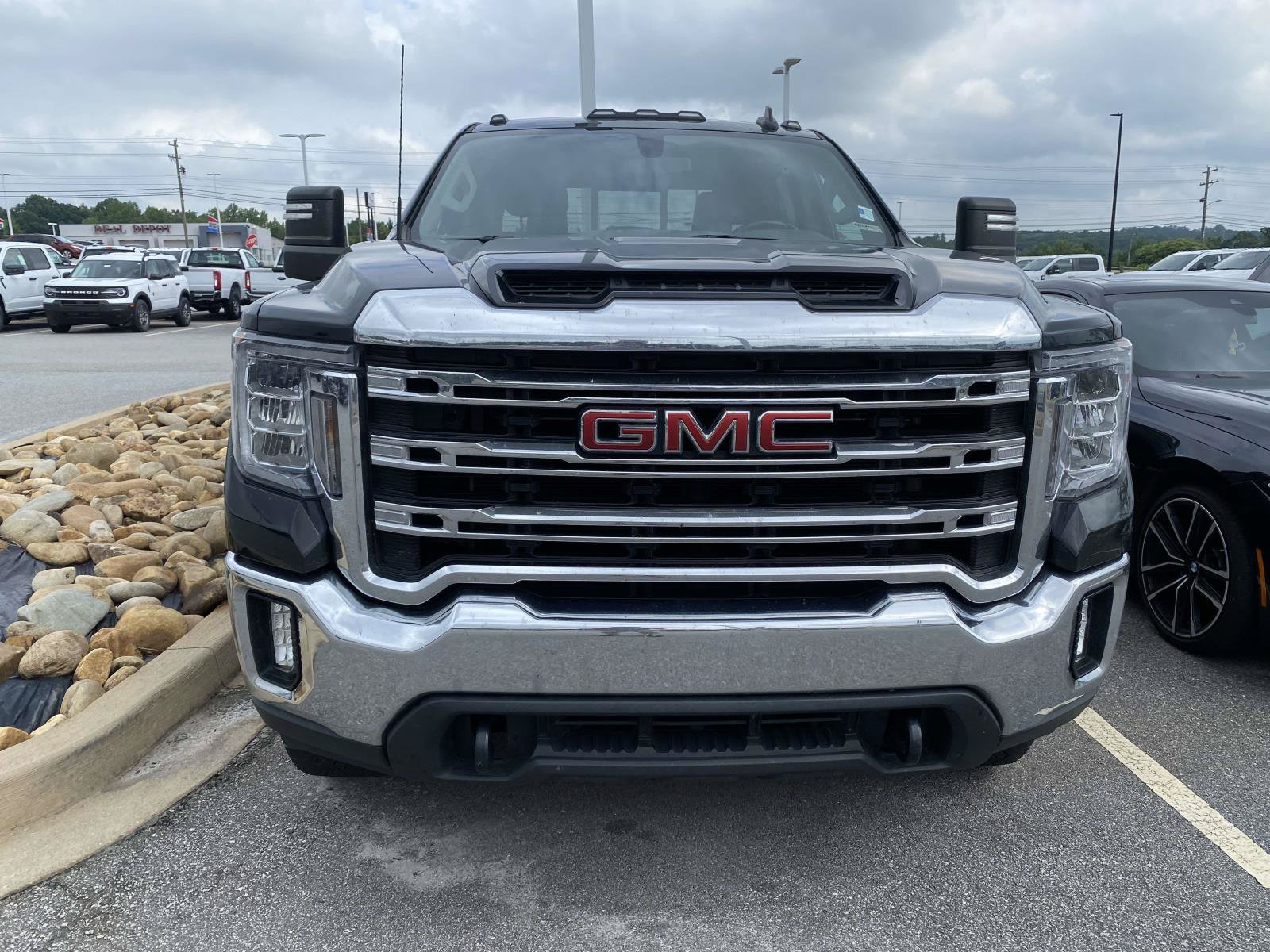 Used 2022 GMC Sierra 2500 SLE w/ SLE Value Package; AWD/4WD image 2