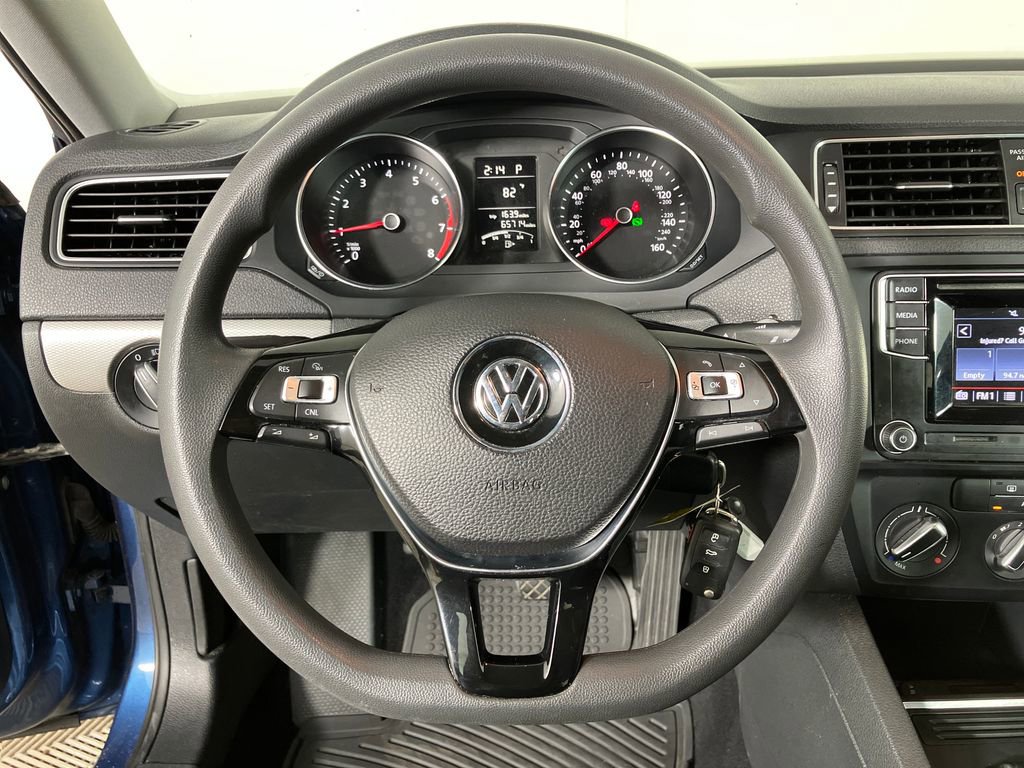 Used 2017 Volkswagen Jetta S image 17