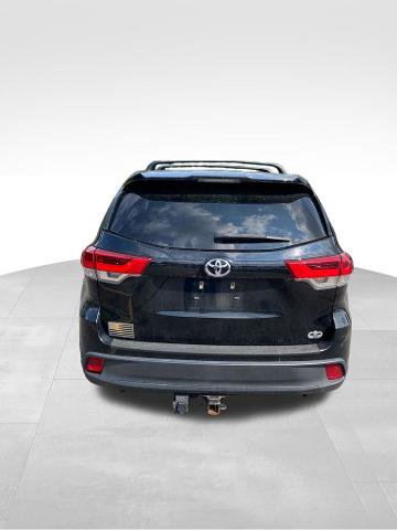 Used 2017 Toyota Highlander LE AWD/4WD image 5