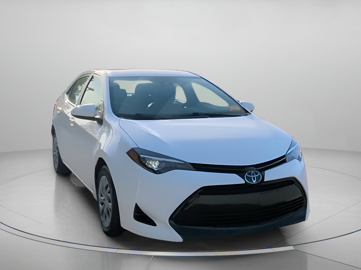 Used 2018 Toyota Corolla LE image 4