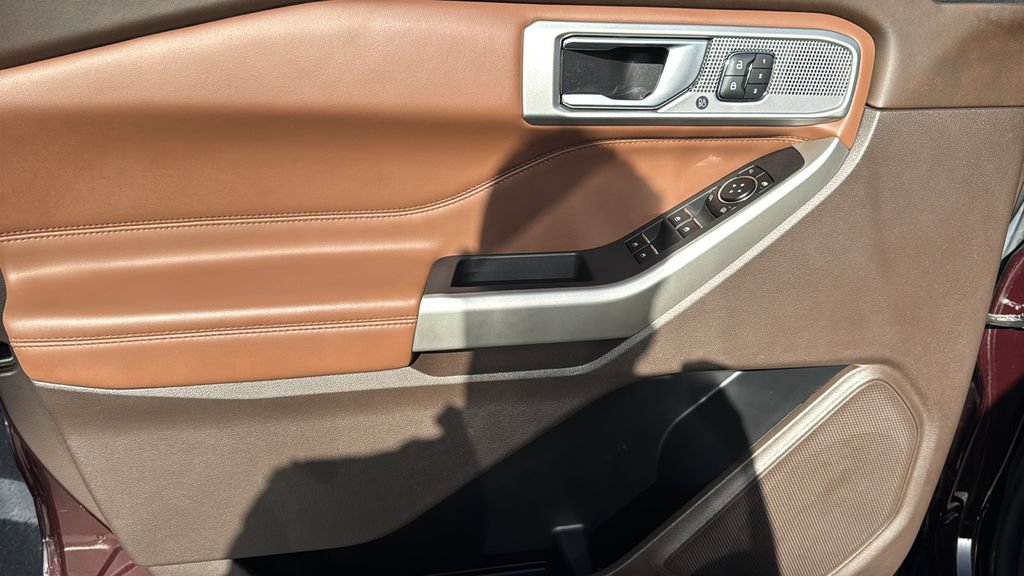 Certified 2023 Ford Explorer King Ranch RWD image 19