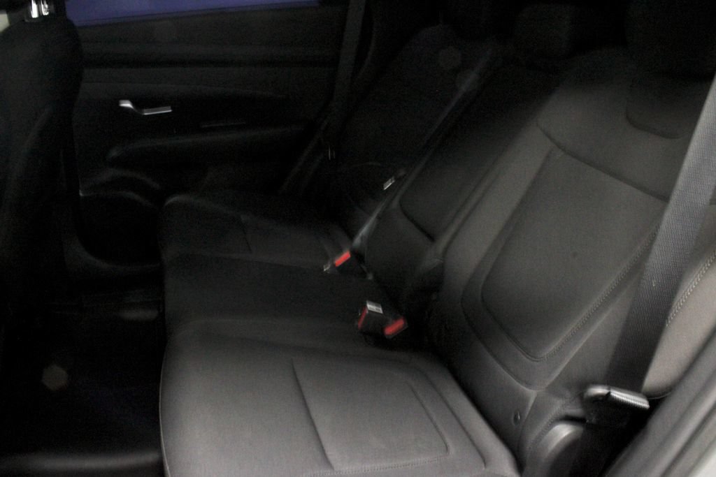 Used 2025 Hyundai Tucson SE FWD image 21