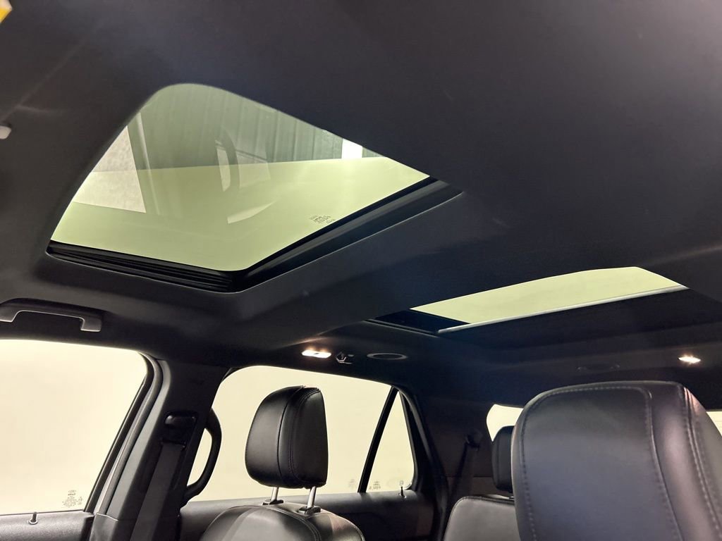 Certified 2018 Ford Explorer XLT w/ Equipment Group 202A image 24