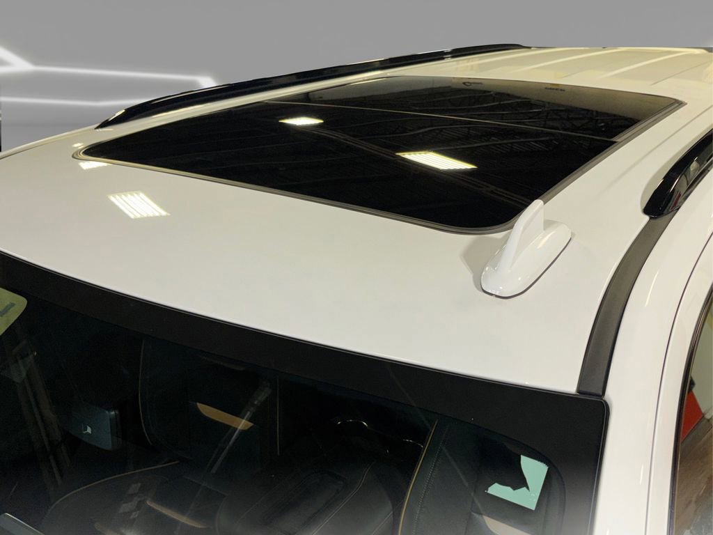 Used 2022 GMC Yukon XL AT4 image 16