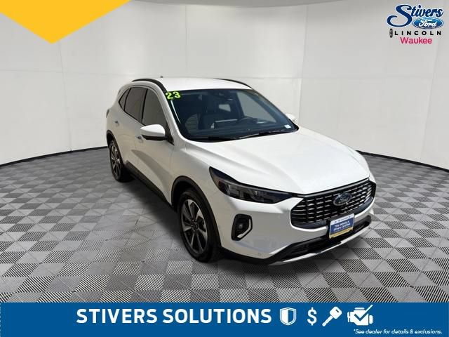 Certified 2023 Ford Escape Platinum w/ Premium Technology Package AWD/4WD image 3