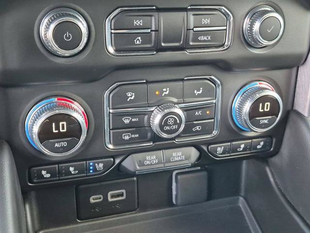 Used 2024 GMC Yukon XL SLT w/ SLT Luxury Package AWD/4WD image 23