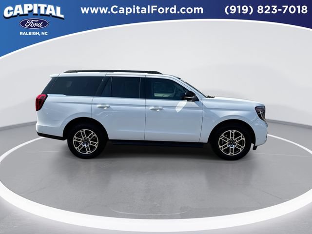 Certified 2025 Ford Expedition Active AWD/4WD image 9