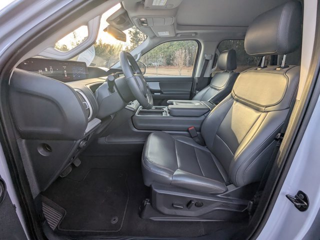 Certified 2025 Ford Expedition Active image 17