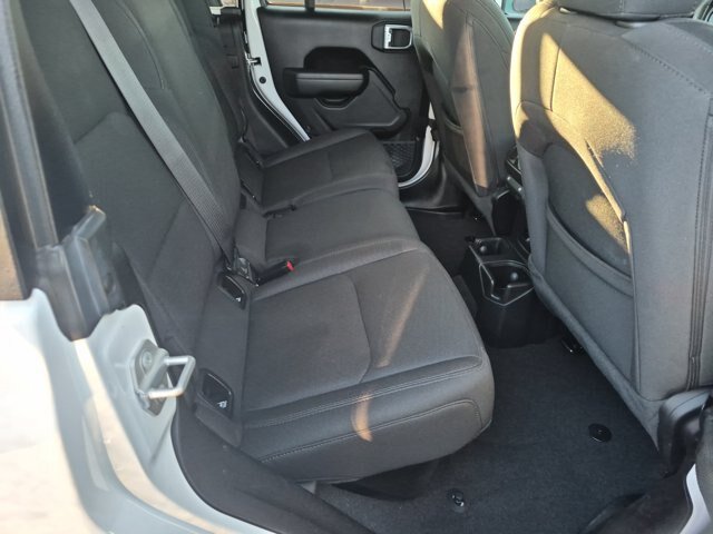 Used 2022 Jeep Gladiator Sport AWD/4WD image 34