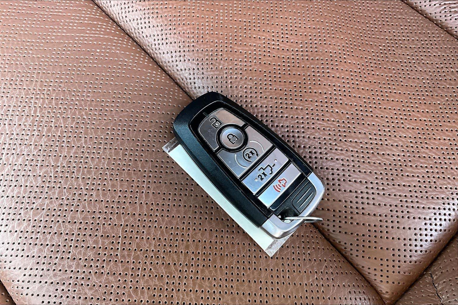 Certified 2025 Ford F350 King Ranch AWD/4WD image 13