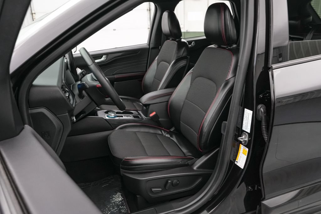 Certified 2023 Ford Escape ST-Line Select w/ Tech Pack #2 AWD/4WD image 12