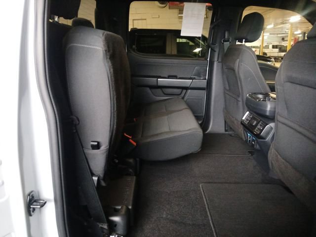 Certified 2022 Ford F150 XLT w/ Equipment Group 302A High image 40