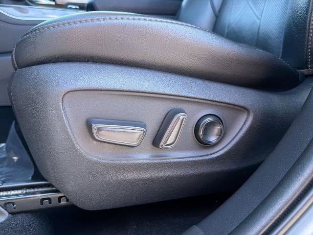 Used 2020 Toyota Highlander Platinum AWD/4WD image 10