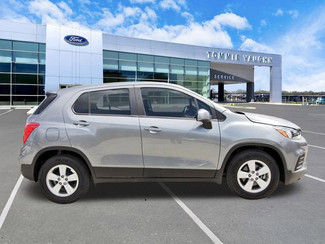 Used 2020 Chevrolet Trax LS w/ LPO, Cargo Package image 2