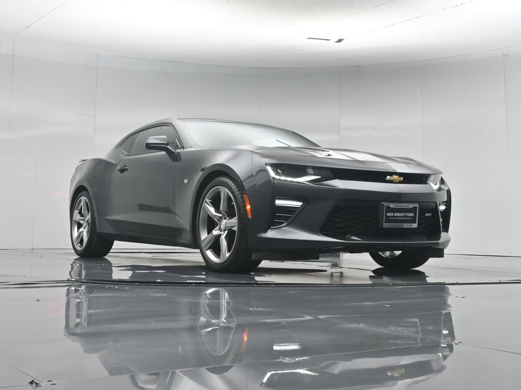 Used 2018 Chevrolet Camaro SS RWD image 47