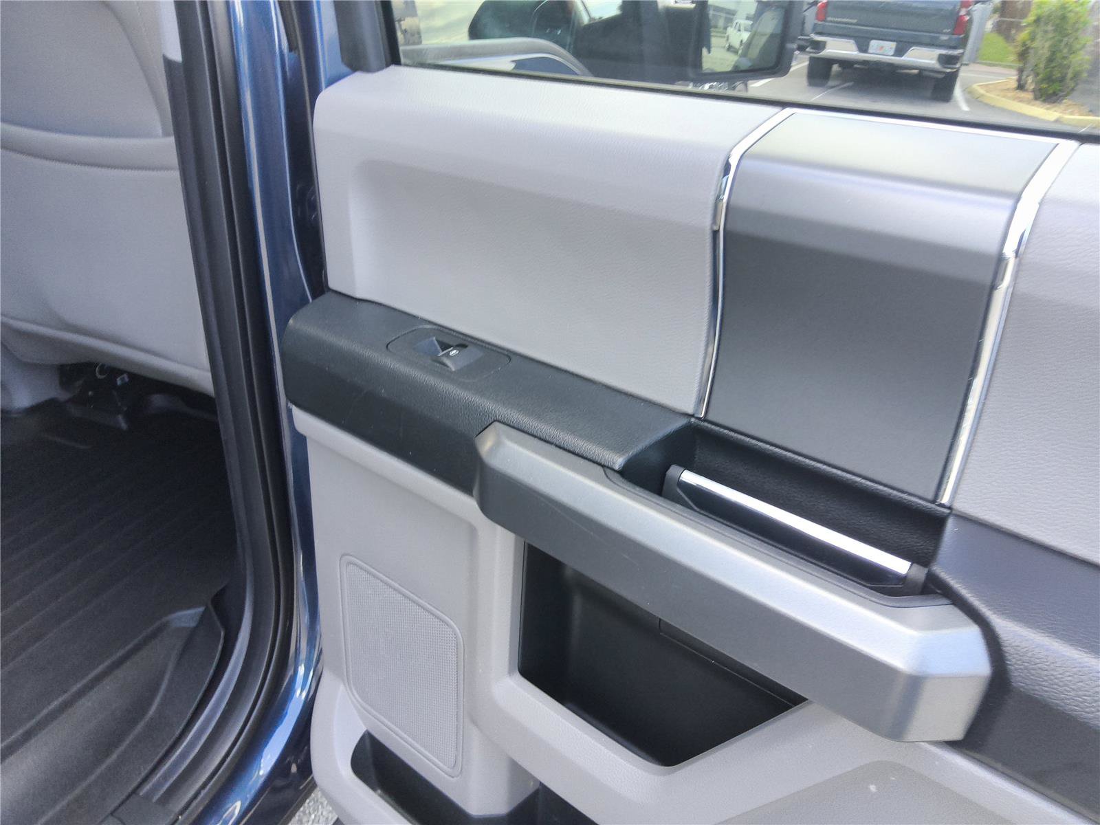 Certified 2018 Ford F150 XLT w/ Equipment Group 302A Luxury RWD image 24