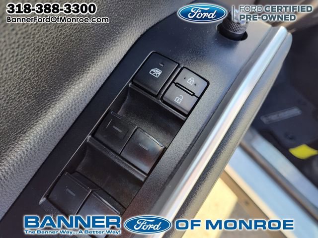 Used 2023 Toyota Highlander L image 17