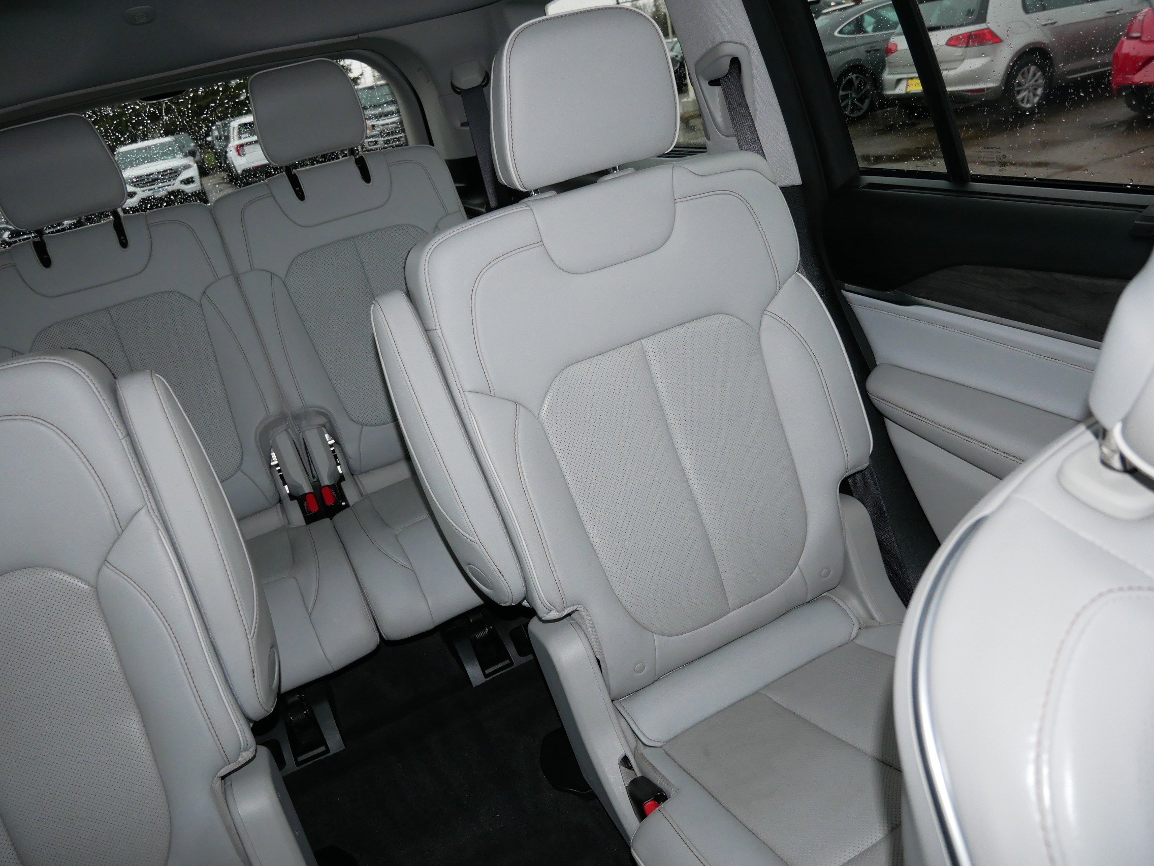 Used 2021 Jeep Grand Cherokee L Overland w/ Advanced Protech Group III AWD/4WD image 14