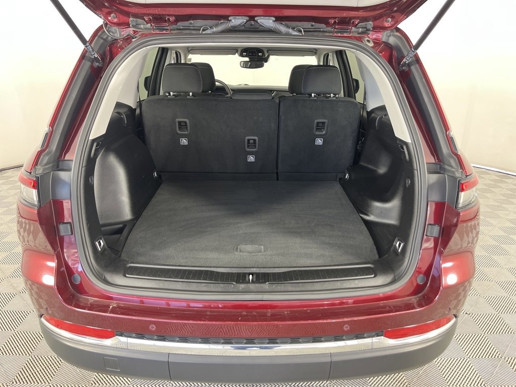 Used 2023 Jeep Grand Cherokee Laredo image 26