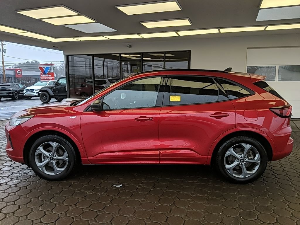Certified 2023 Ford Escape ST-Line w/ Tech Pack #1 FWD image 9