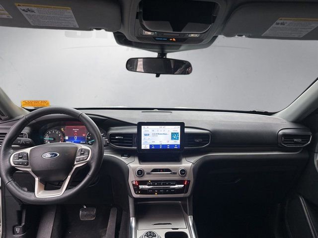 Certified 2023 Ford Explorer XLT w/ Equipment Group 202A image 9