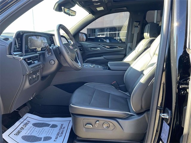 Used 2024 Cadillac Escalade Sport w/ Touring Package image 18