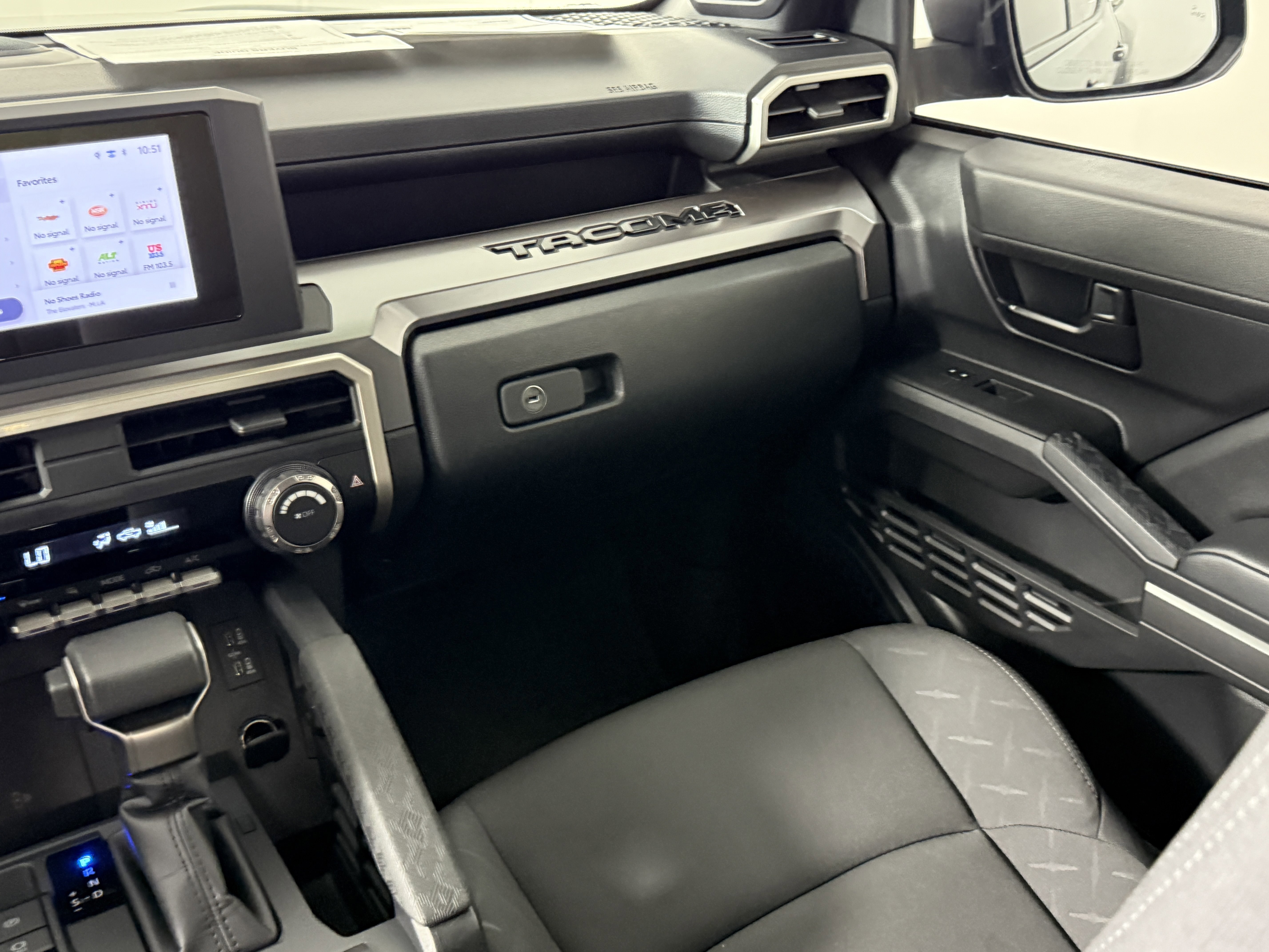 Used 2024 Toyota Tacoma SR5 w/ SR5 Upgrade Package image 8