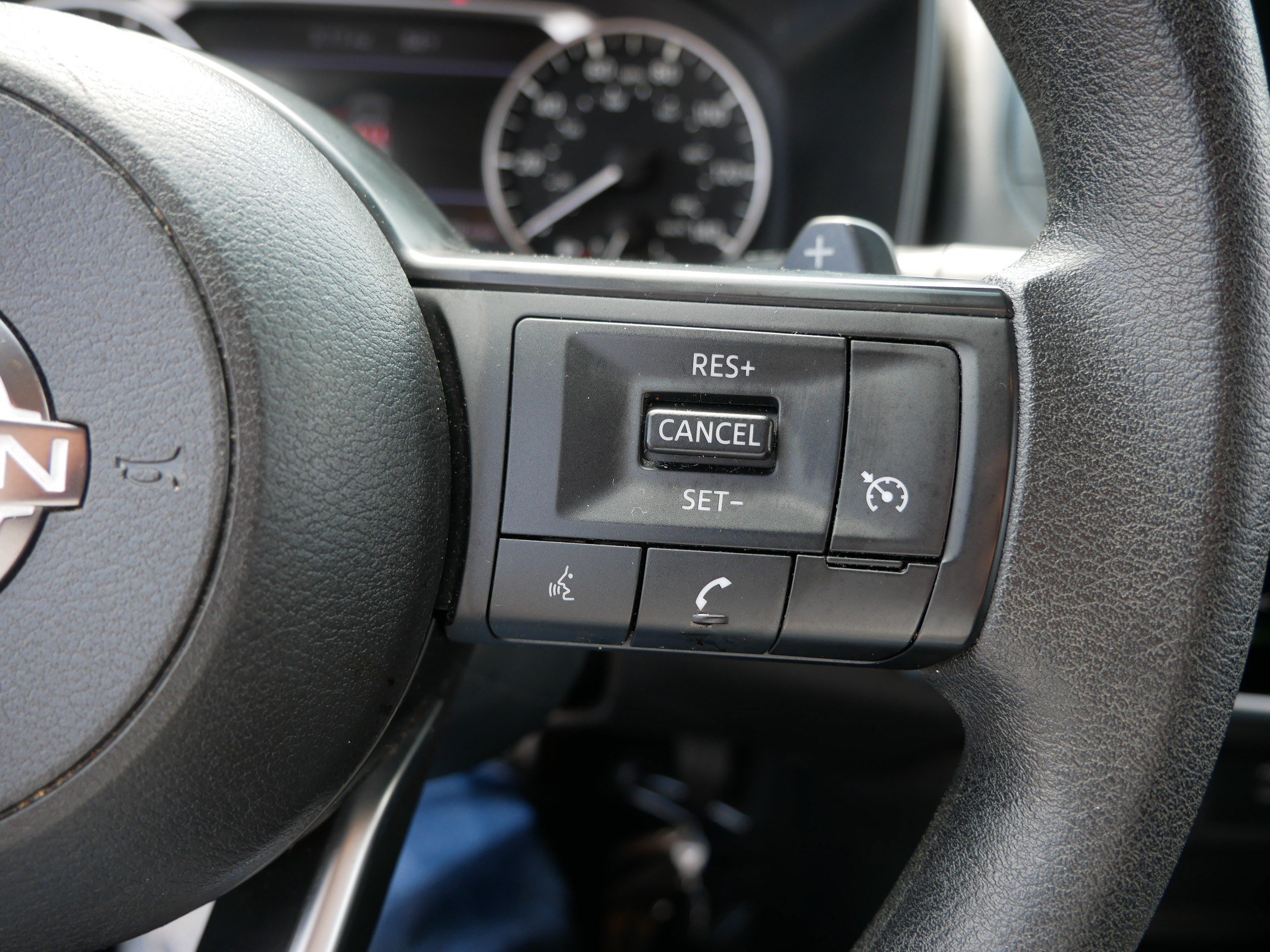 Used 2024 Nissan Rogue S AWD/4WD image 28