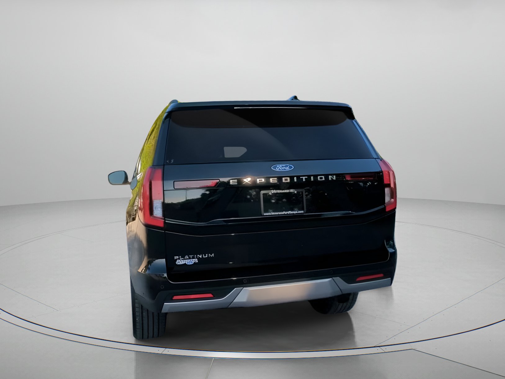 Certified 2025 Ford Expedition Platinum w/ Driver's Package AWD/4WD image 23